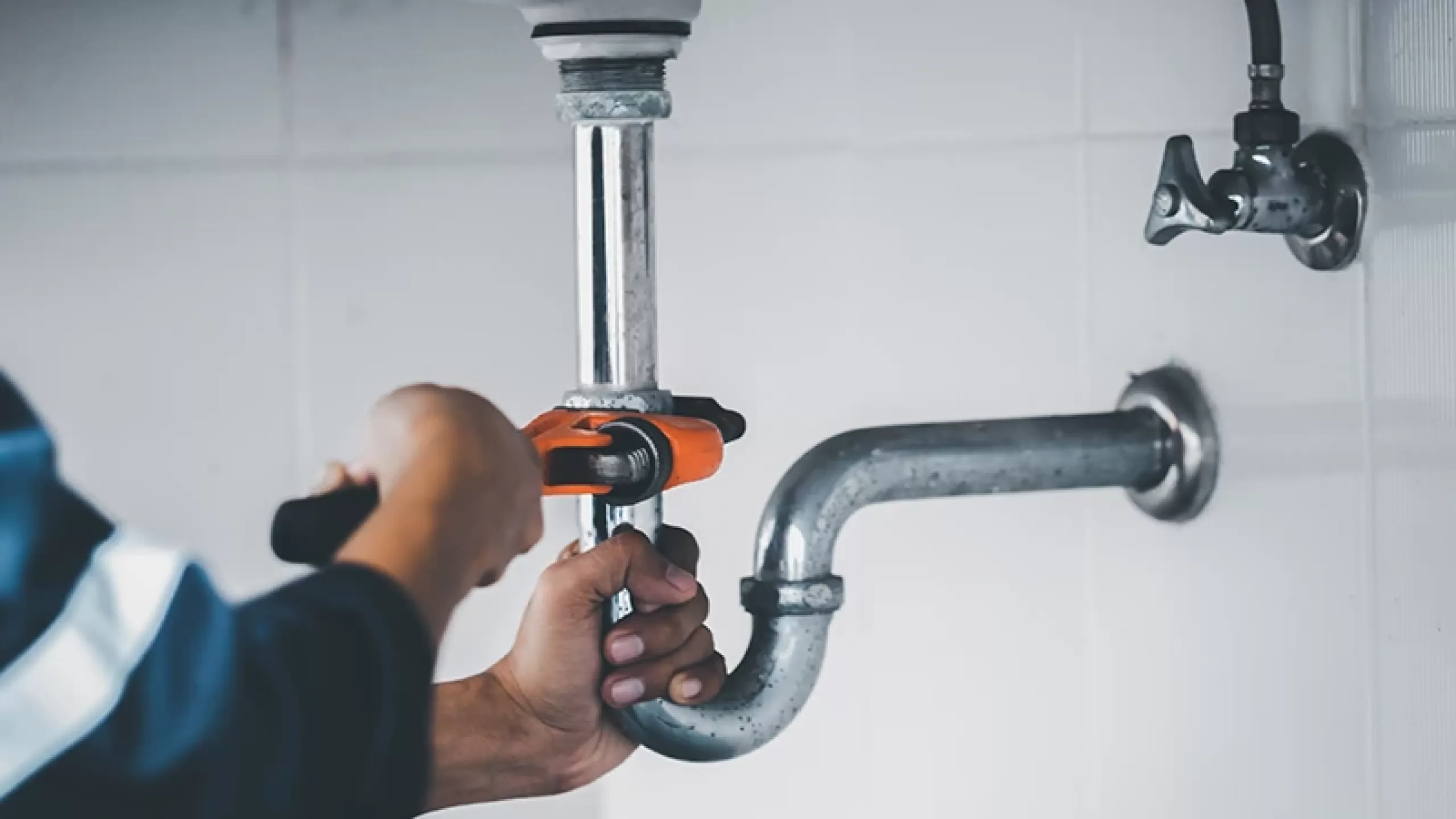Emergency plumbing services in Swindon